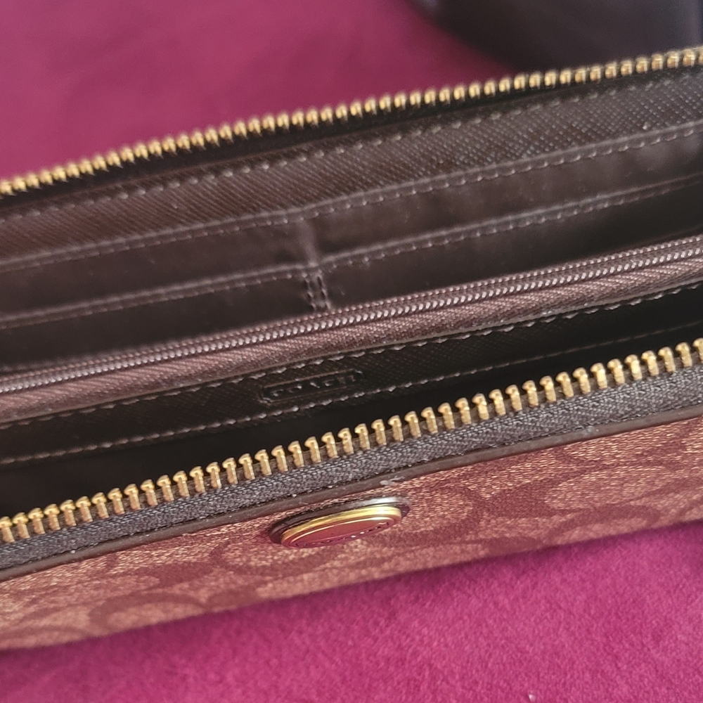 Coach Brown and Black Signature Shoulder Bag - Picture 3 of 3